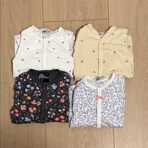 Bundle of H&M Buttoned Baby Sleepers (Size 2-4m)
